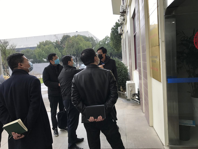 無(wú)錫市工信局副局長(zhǎng)左保春一行走訪(fǎng)督導(dǎo)復(fù)工復(fù)產(chǎn)(圖1)